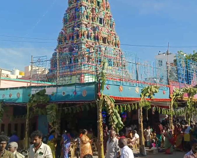 காளியம்மன் கோயில் வைகாசி திருவிழா... பூக்குழி இறங்கி பக்தர்கள் நேர்த்திக்கடன்... 1 3 2