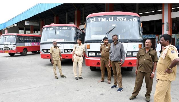 ஆண்களுக்கும் இலவச டிக்கெட்... போக்குவரத்து கழக சங்கள் நூதன போராட்டம்... 1 9 6