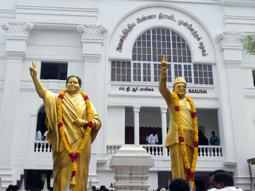 வாக்காளர்களுடன் ‘டச்சில்’ இருக்க வாட்ஸ் அப் குழுக்கள்! – அதிமுக ஐடி விங் ஏற்பாடு admk