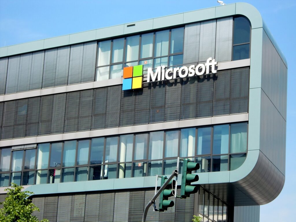 மைக்ரோசாஃப்ட்-ல் 6,000 பேர் பணிநீக்கம்… காரணம் இது தான்… microsoft