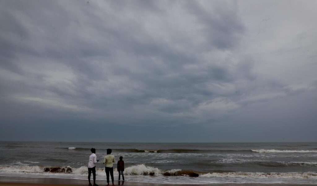 Low pressure moving towards tamilnadu