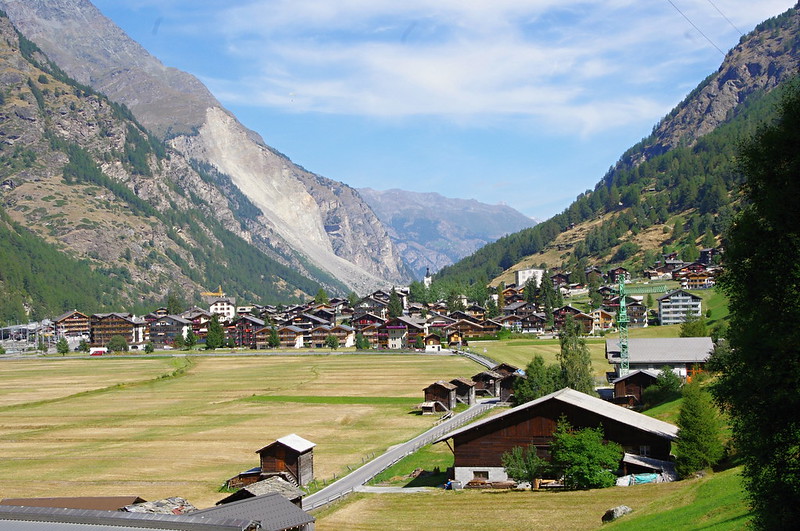 5230 கோடி ரூபாய் பொருட்செலவில் கட்டடம் கட்ட ஜெர்மாட் மக்கள் எதிர்ப்பு 1 35211396835 3e33b0237f c
