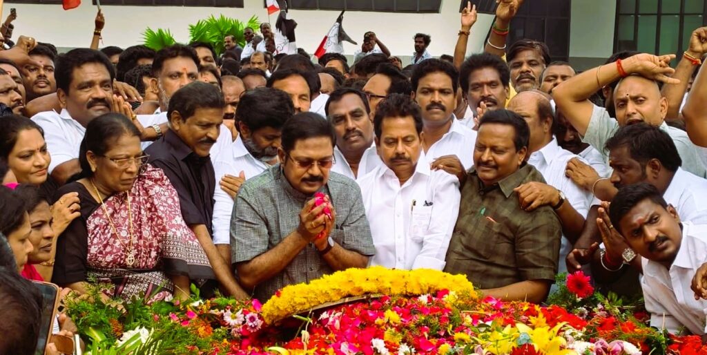 2026 தேர்தலில் துரோகம் வீழ்த்தப்படும் – ஜெ., நினைவிடத்தில் டிடிவி சபதம் ttv