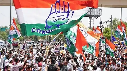 மகாத்மா பெயர் நீக்கம்!. சென்னையில் தமிழ்நாடு காங்., கமிட்டி சார்பில் உண்ணாவிரத போராட்டம்!. Congress protest