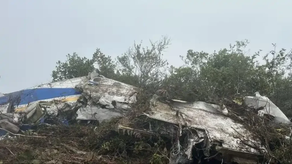 Venezuela plane crash 15 dead