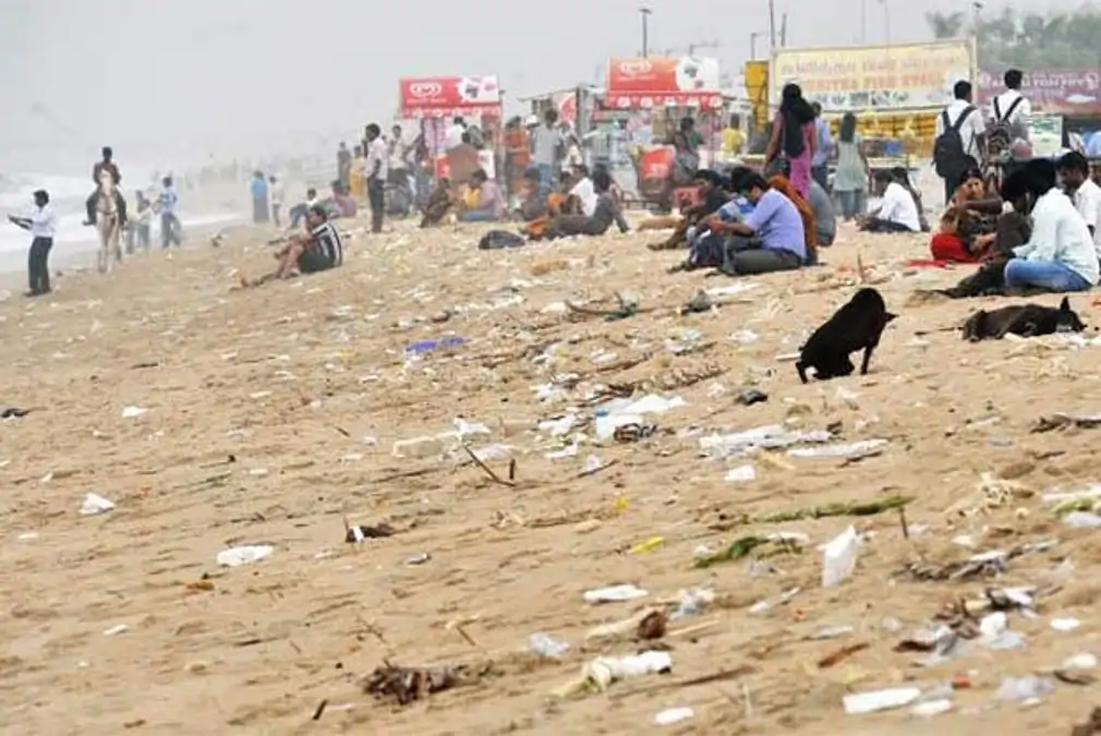மெரினா கடற்கரையில் குப்பையை கொட்டாதீர்கள்!. மீறினால் ரூ.5000 அபராதம்! merina bech garbage