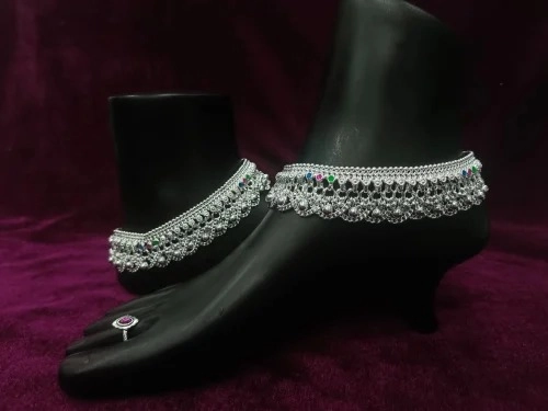 ஒரே நாளில் ரூ.85 ஆயிரம் குறைந்த வெள்ளி விலை!. நகைப்பிரியர்கள் நிம்மதி! silver rate