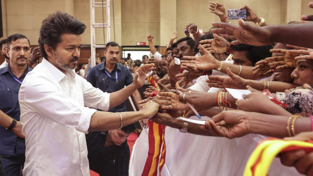 சேலத்திற்கு செல்லும் தவெக தலைவர் விஜய்…! பயண விவரம் என்ன? சரியான நேரத்தில் சென்றுவிடுவாரா? 1 8