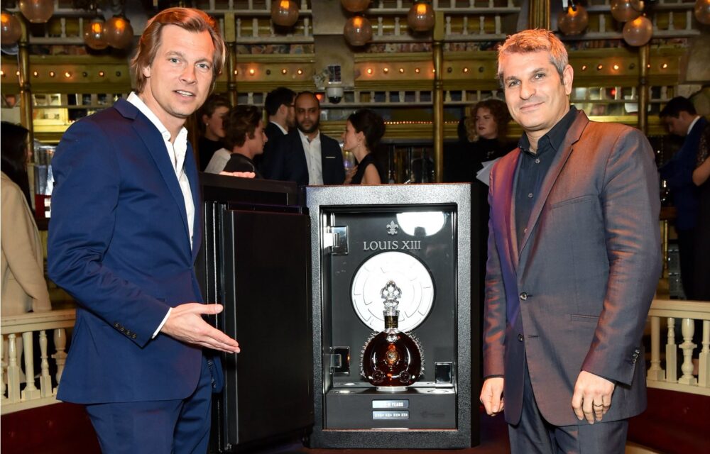 100 வருடத்திற்கு பிறகு வரப்போகும் ஹாலிவுட் படம்..! ஆனால் 2015-லேயே உருவாகி விட்டதாம்..! 1 4 5