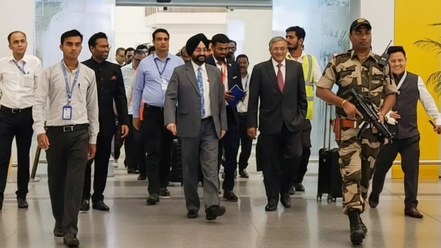 தேர்தல் பரபரப்பு!. தமிழகம் வந்தார் இந்தியத் தலைமைத் தேர்தல் ஆணையர்!. chief election commissioner arrived in chennai