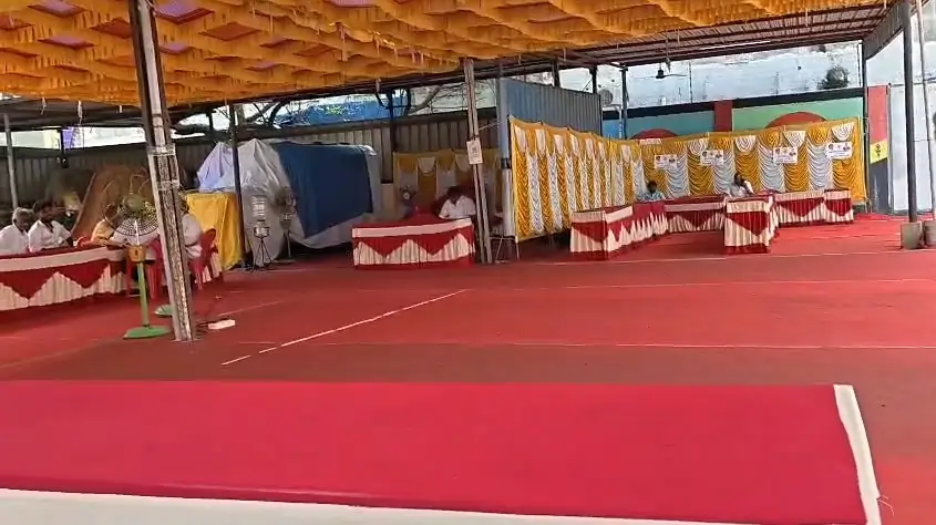 விருப்ப மனு வாங்க ஆர்வம் காட்டாத நிர்வாகிகள்!. வெறிச்சோடிய தேமுதிக அலுவலகம்!. dmdk office