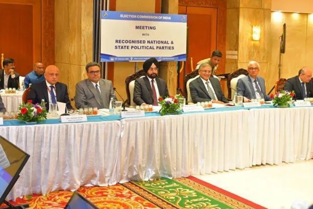 சென்னையில் இந்திய தலைமை தேர்தல் ஆணையர் ஆலோசனை!. அரசியல் கட்சிகளின் அடுக்கடுக்கான கோரிக்கைகள்! electioncommissioners meet political parties