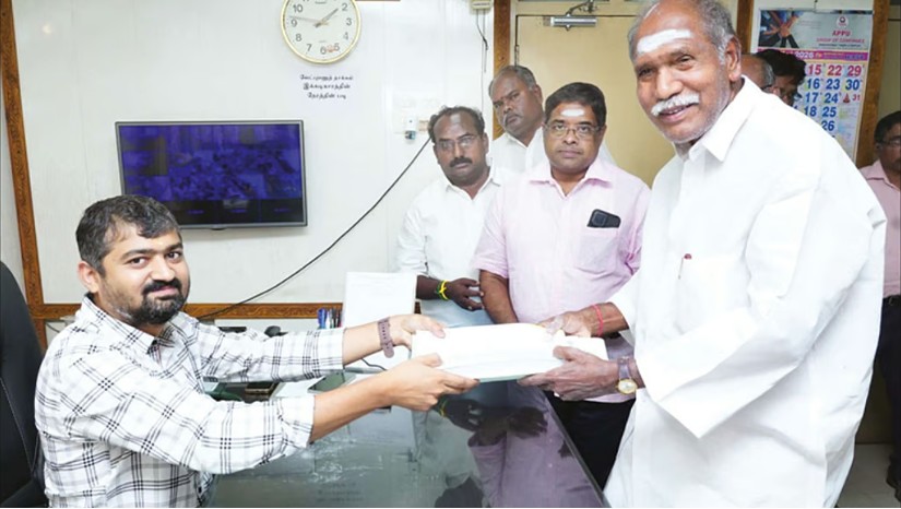 புதுச்சேரி முதல்வர் ரங்கசாமியின் சொத்து மதிப்பு இவ்வளவா? வேட்பு மனுவில் உள்ள விவரங்கள்..! 3 1