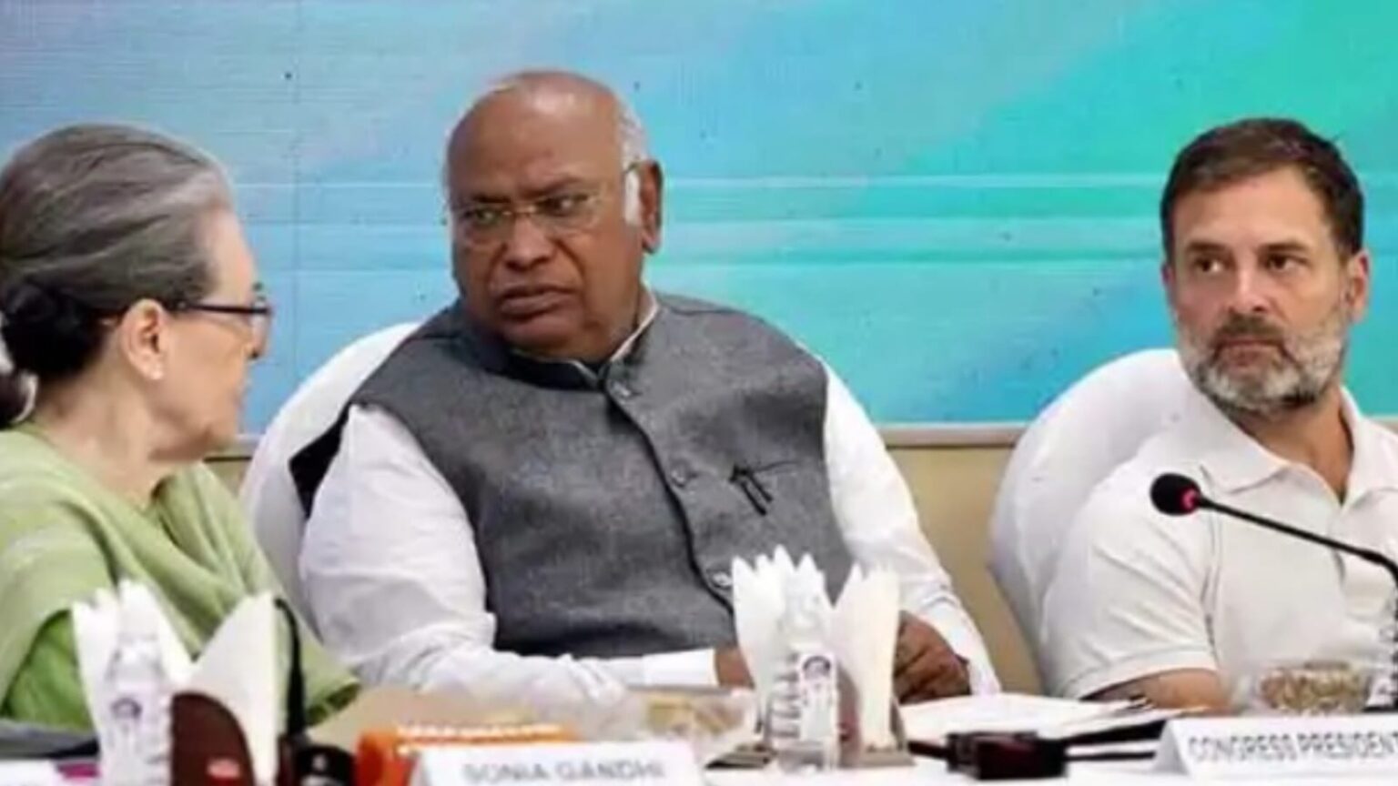 திமுக கெடு!. சோனியா, ராகுல் காந்தி, கார்கே உள்ளிட்ட காங்கிரஸ் மேலிடம் அவசர ஆலோசனை! congress meeting