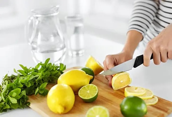 வெயிலின் தாக்கத்தால் எகிறும் எலுமிச்சை விலை!. ஒரு பழம் ரூ.15-க்கு விற்பனை! lemon price hike