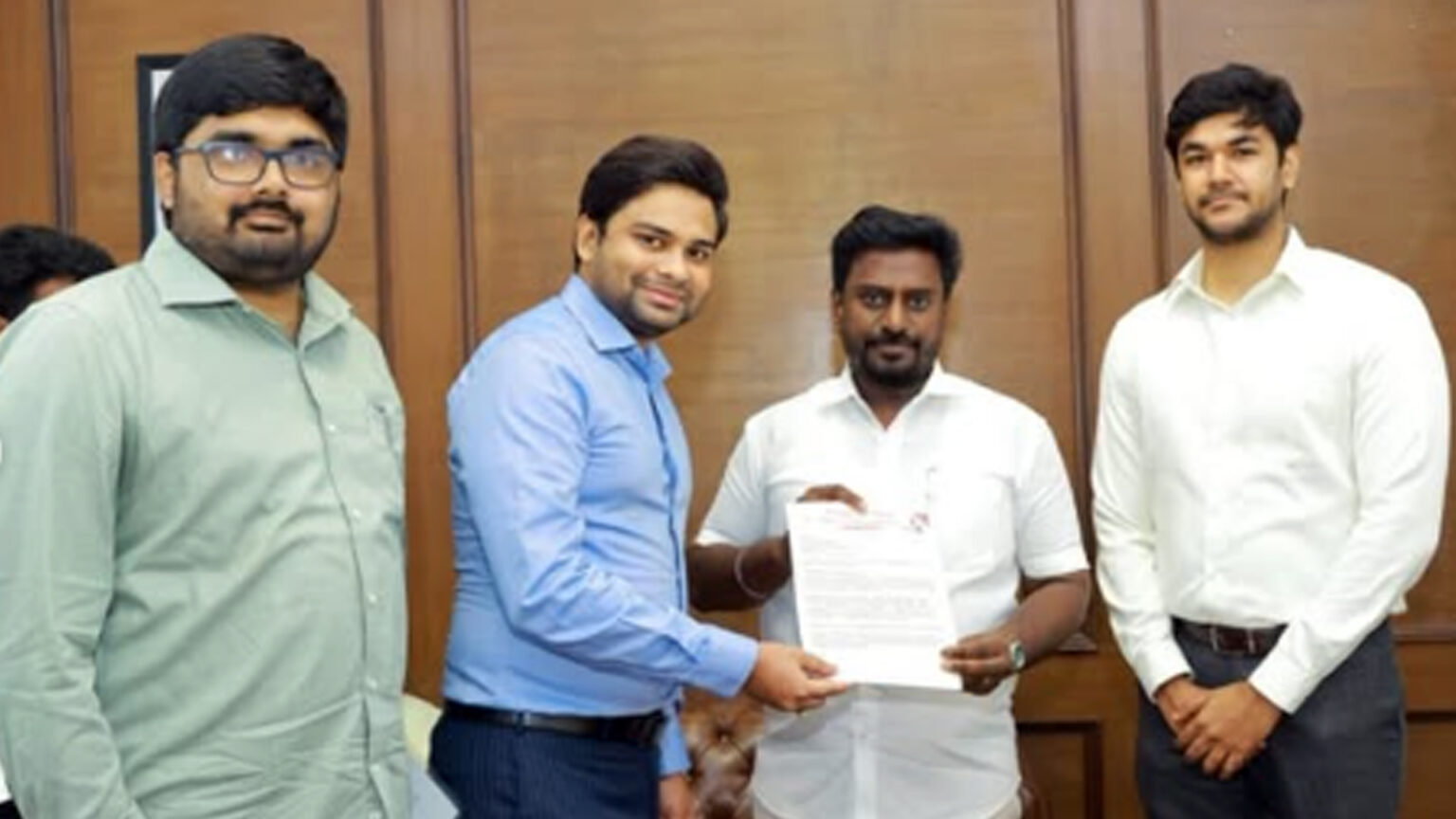 வரலாற்றுப் பிழையை சரி செய்யுமா ஜோசப் விஜய் அரசு? – எட்டயபுரம் மன்னர் வாரிசின் விடா முயற்சி! 001 eddappan A