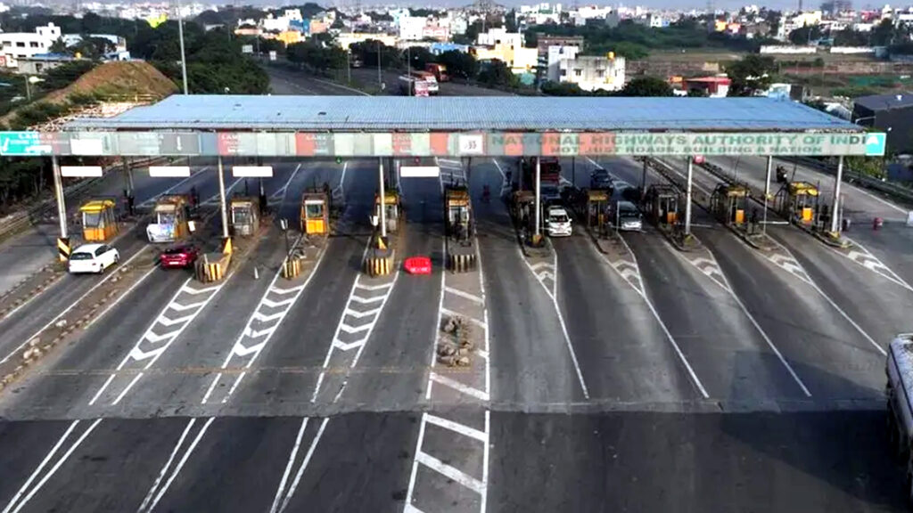தமிழகத்தில் நாளை முதல் சுங்கக் கட்டணம் மீண்டும் உயர்வு – வாகன ஓட்டிகள் அதிருப்தி 005 toll gate