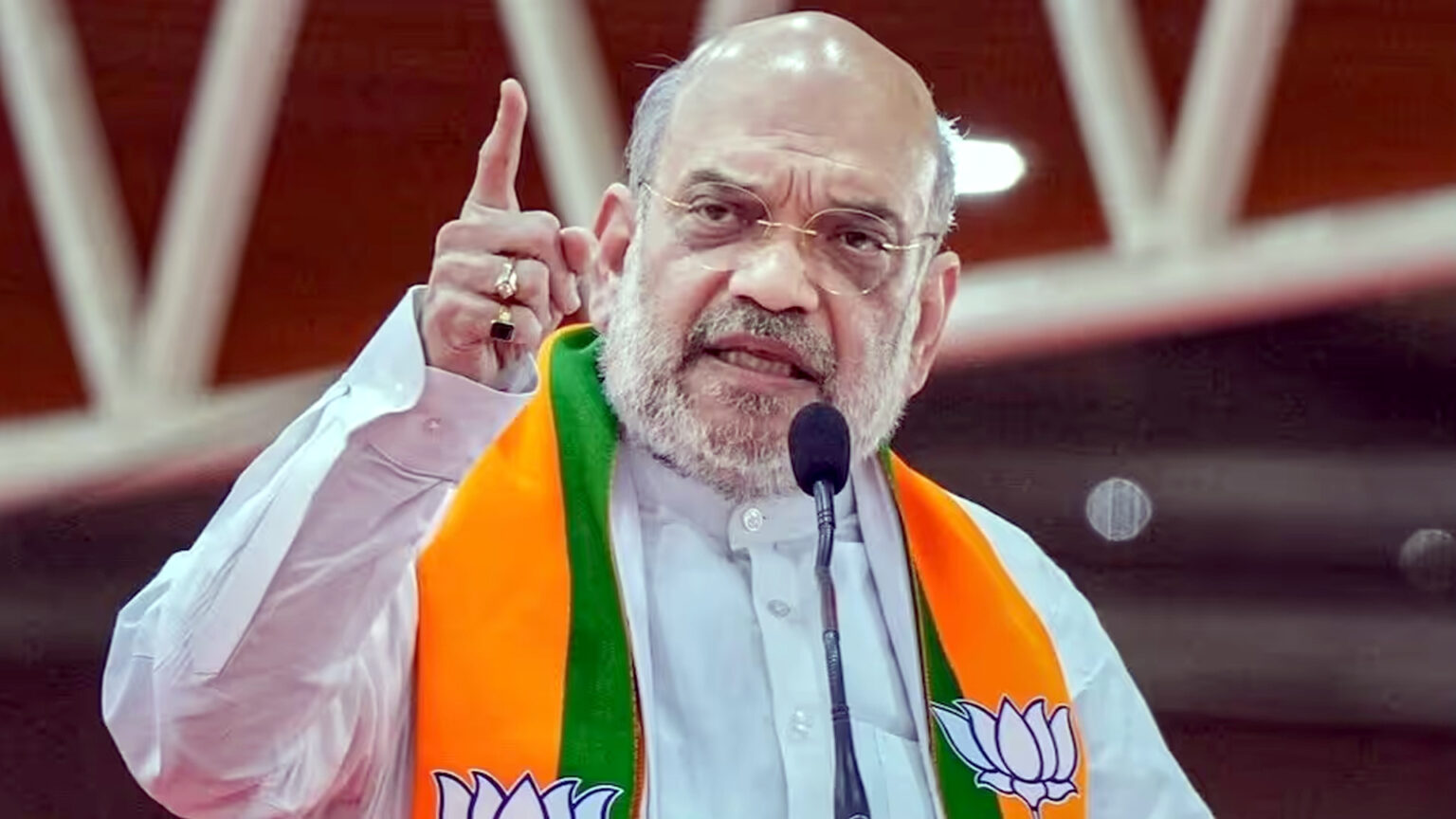 நாட்டில் நக்ஸலிசம் முற்றிலும் ஒழிக்கப்பட்டு விட்டது – அமித்ஷா 010 amithsha