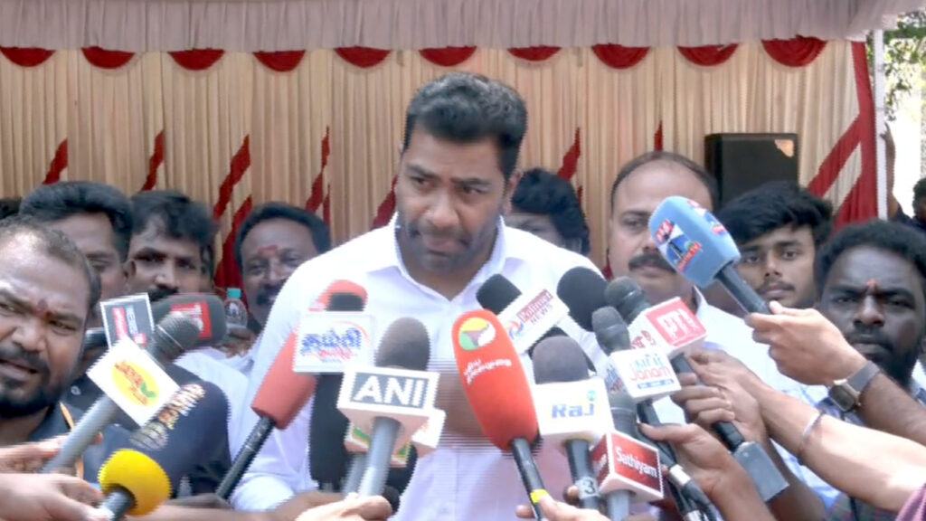 கொல்லைப்புற வழியில் முதலமைச்சராகத் துடித்தார் எடப்பாடி பழனிசாமி…!! ஆதவ் அர்ஜுனா பகீர் குற்றச்சாட்டு..!! 012 adav