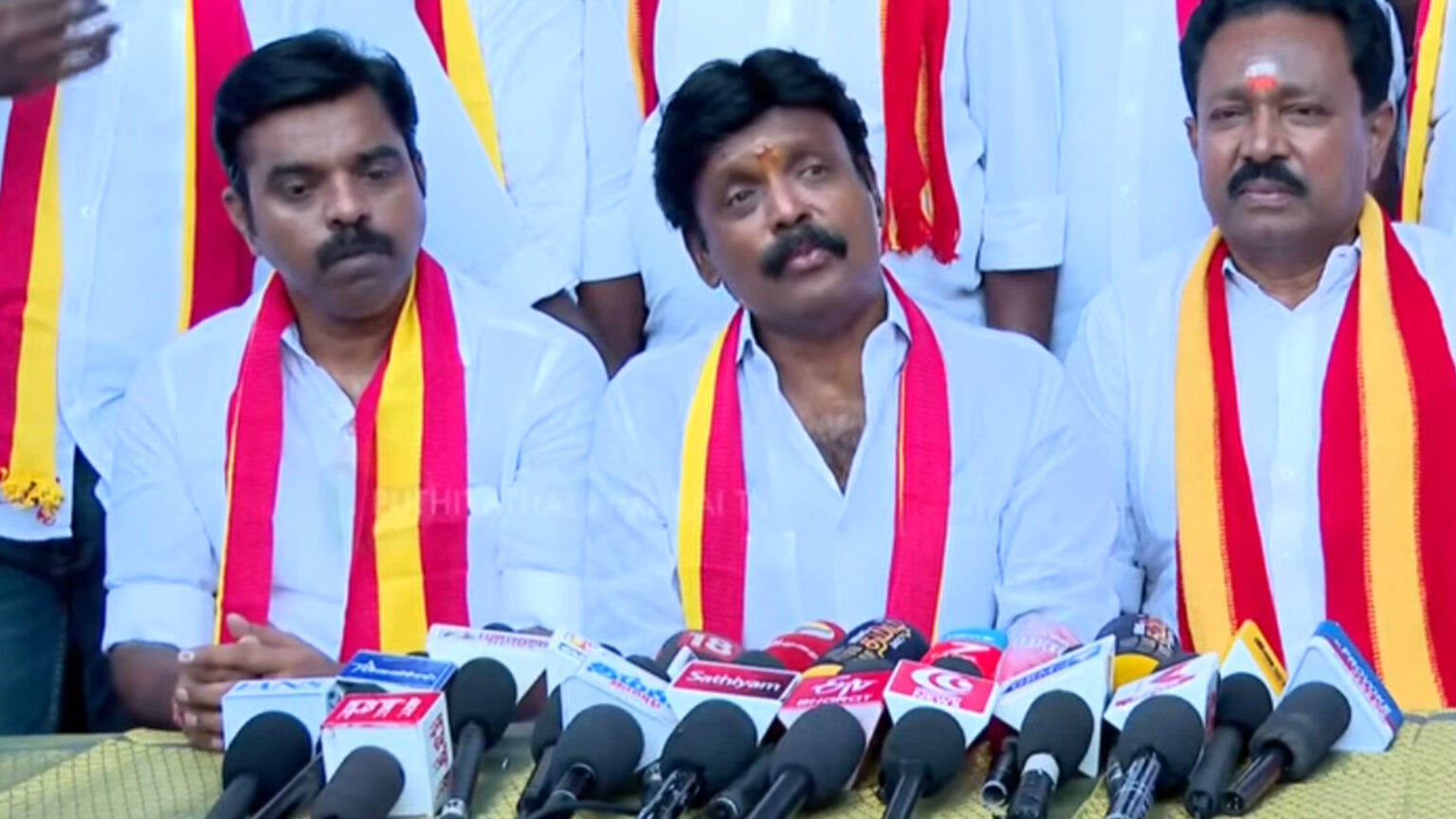 குதிரைன்னா என்ன? பேரம்னா என்ன? – தவெகவில் இணைந்த இசக்கி சுப்பையா கேள்வி? 019 isakki