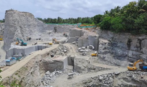 கல் குவாரிகளில் சோதனைக்கு உத்தரவு: அமைச்சர் பிரபு அதிரடி! 1 1 17