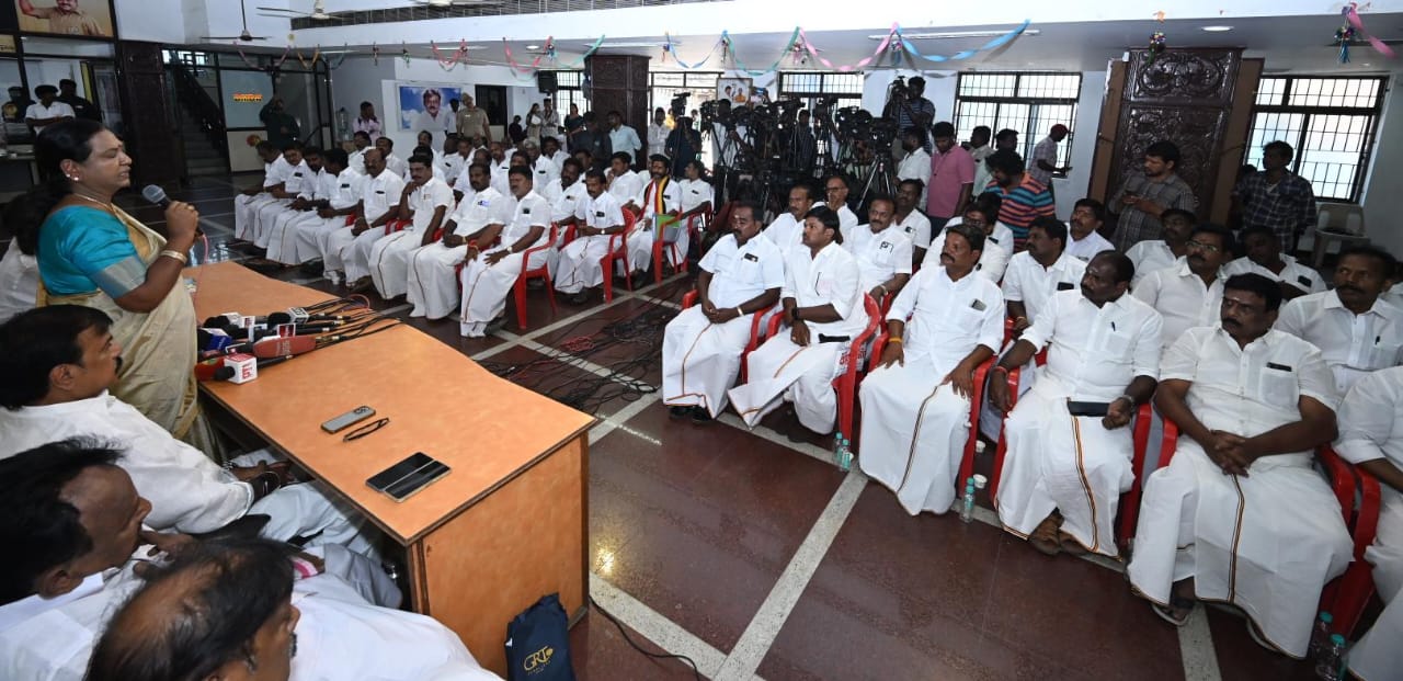 சட்டம் ஒழுங்கு, மின்வெட்டு… தேமுதிக கடும் விமர்சனம்! 1 DMDK meeting