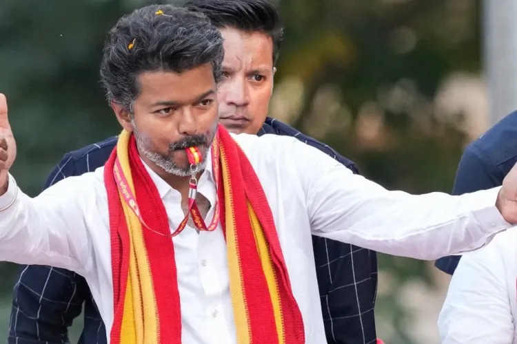 திமுக, அதிமுக-வுக்கு செக் வைத்த விஜய்!. தவெக 10% வாக்குகளுடன் முதலிடம்! TVK 12 o clock Lead