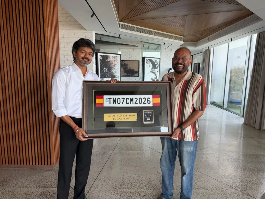 Venkat Prabhu gift cm vijay