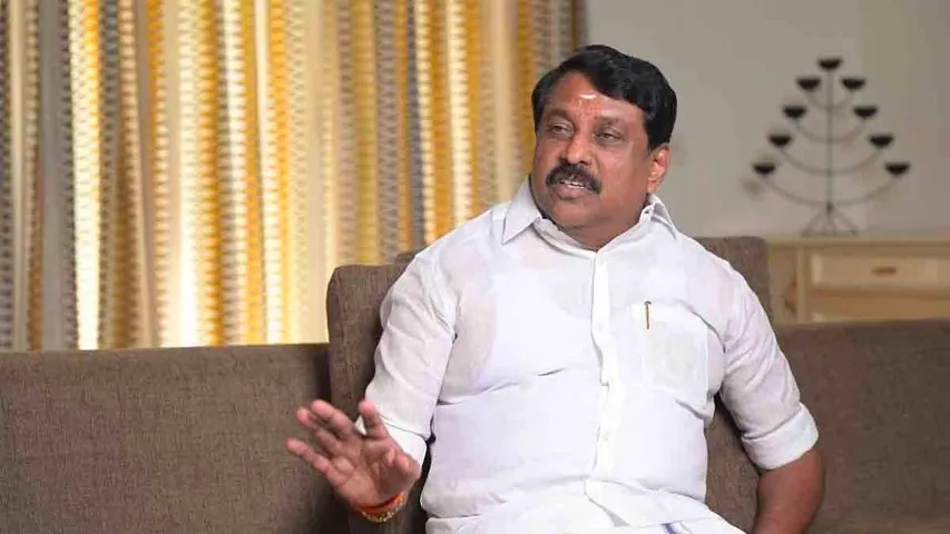 தமிழகத்தை ஆள என்ன தகுதி இருக்கு? முதல்வர் விஜய்யை சாடிய நயினார் நாகேந்திரன்..!! WhatsApp Image 2026 05 25 at 10.21.22 AM