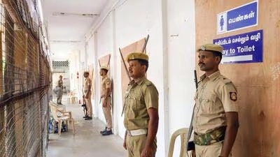 சென்னையில் 4 அடுக்கு பாதுகாப்பு.. 22,000 போலீசார் குவிப்பு!. வாக்கு எண்ணும் மையங்களில் அதிரடி ரூல்ஸ்! chennai police