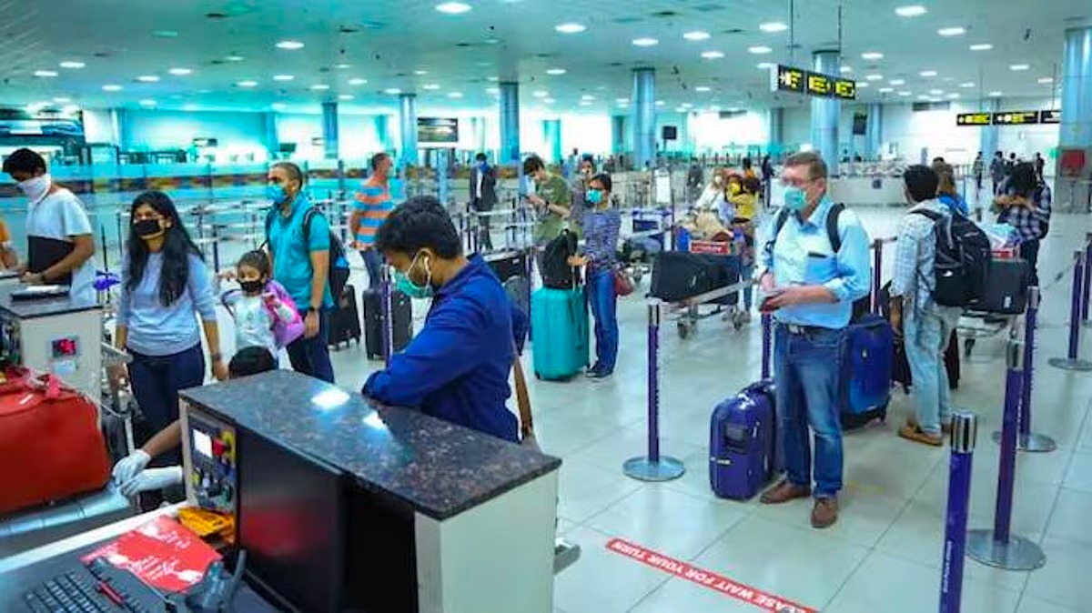 எபோலா : கிரீன் கார்டு வைத்திருப்பவர்கள் நுழைய அமெரிக்கா தற்காலிக தடை! 1 ebola 1
