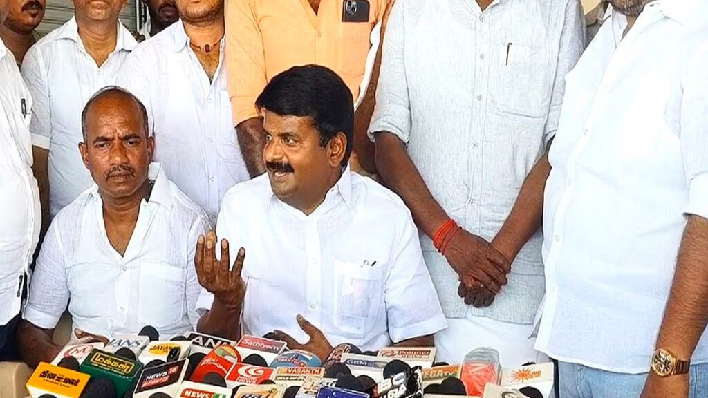 தவெகவில் இணைகிறேனா? கையெடுத்து கும்பிட்ட விஜயபாஸ்கர்..!! கொடுத்த ‘நச்’ பதில்..!! image 25 2