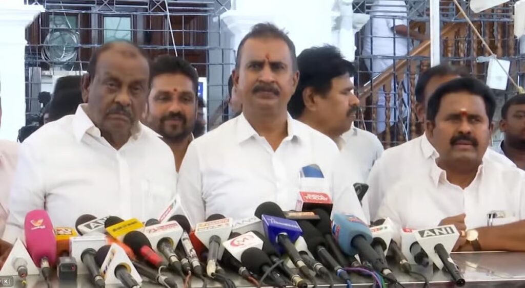 ஒன்றிணைந்த அதிமுக; சி.வி.சண்முகம் நிலைப்பாடு என்ன?. எஸ்.பி.வேலுமணி மழுப்பல்! sp velumani press meet