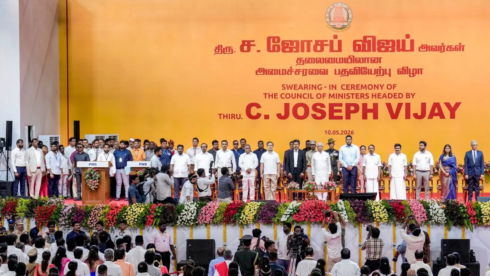 விஜய் அமைச்சரவையின் இலாகா ஒதுக்கீடும் புதிய சமூக நீதி இலக்கணமும்..! 2 vijay sworn