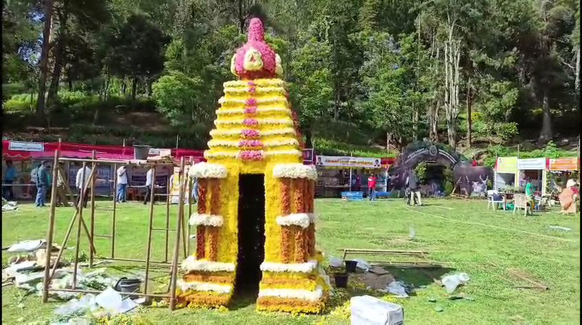 கொடைக்கானலில் தொடங்கிய 63-வது மலர் கண்காட்சி… பூத்துக்குலுங்கும் லட்சக்கணக்கான மலர்கள் 2 vlcsnap 2026 05 20 11h19m35s367