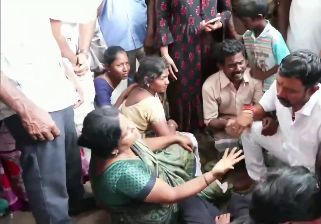 கோவை சிறுமி உடற்கூராய்வு முடிந்து பெற்றோரிடம் உடல் ஒப்படைப்பு! 1 vlcsnap 2026 05 23 16h29m30s262