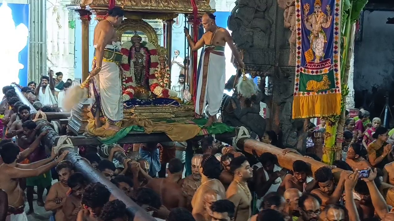 வரதராஜப் பெருமாள் கோயிலில் வைகாசி பிரமோற்சவ விழா கொடியேற்றத்துடன் விமர்சையாக துவக்கம்! 1 vlcsnap 2026 05 28 07h52m50s319