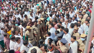 வைகாசி விசாகத் தேரோட்டம்: இன்னாள்- முன்னாள் அமைச்சர் வடம் பிடித்து இழுத்து வழிபாடு! vlcsnap 2026 05 30 20h49m06s419