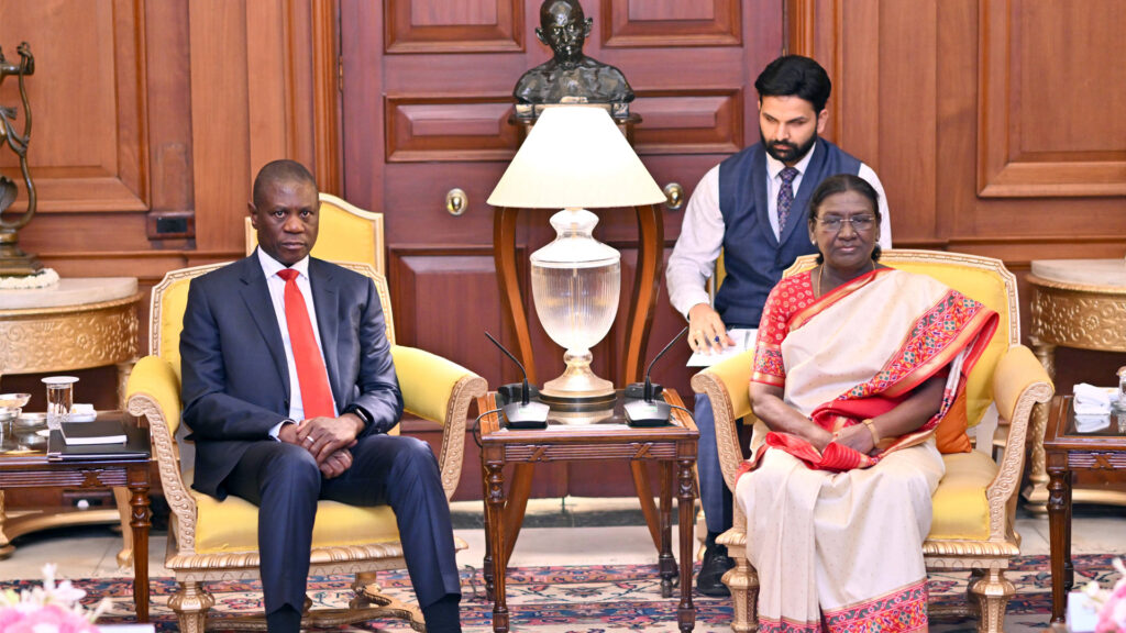 குடியரசுத் தலைவருடன் தென்னாப்பிரிக்க துணை அதிபர் சந்திப்பு 009 president