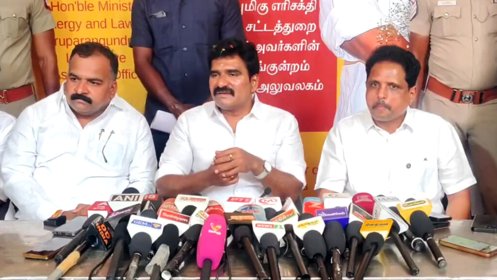 நீட் தேர்வே தேவையில்லை; மாப்பிள்ளையும், மகனும்தான் அதிகார மையம் – அமைச்சர் நிர்மல்குமார் பளீச் 2 010 CDR 01d