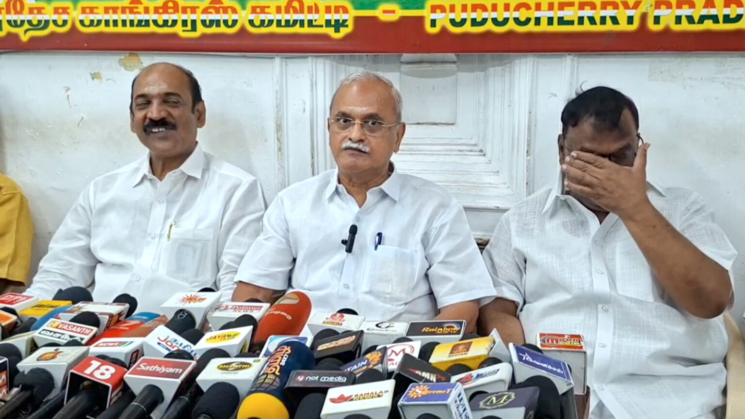புதுச்சேரி இடைத்தேர்தலில் தவெகவுக்கு ஆதரவு – காங்கிரஸ் அறிவிப்பு 010 vaithilingam