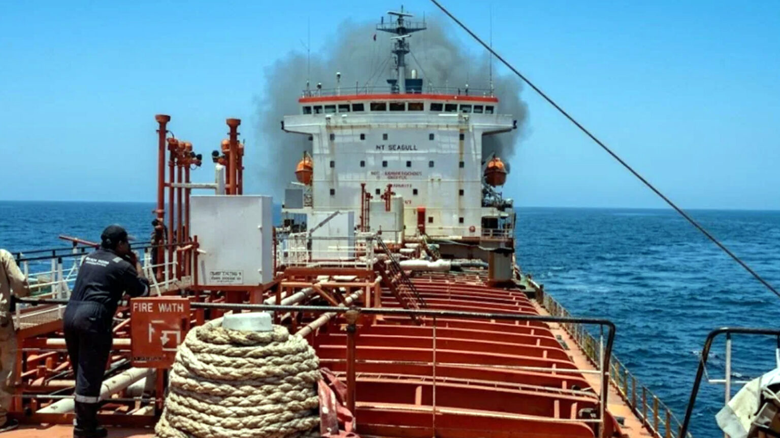 எண்ணெய்க் கப்பல் மீது அமெரிக்கா தாக்குதல் ; இந்தியா கண்டனம் 011 ship