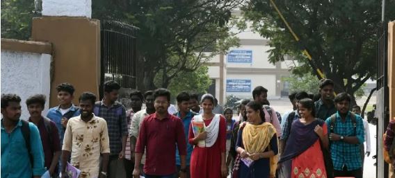சிறப்பு இட ஒதுக்கீட்டை 7.5% இருந்து 10% உயர்த்திடுக..! காங். முன்னாள் தலைவர் ராஜன் மனு..! 13