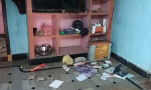 திருவள்ளூர் : 2 வீடுகளின் பூட்டை உடைத்து நகை, பணம் திருட்டு..! போலீசார் தீவிர விசாரணை..! 4 10