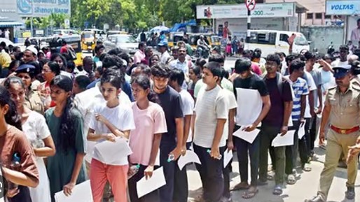 நீட் மறுதேர்வு நிறைவு! இந்த பாடத்தின் கேள்விகள் தான் கடினமா? 7 10