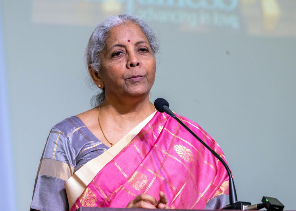 இந்தியாவின் சாதனைகளை குறைத்து மதிப்பிடுவதா? ராகுலுக்கு கண்டனம் Nir