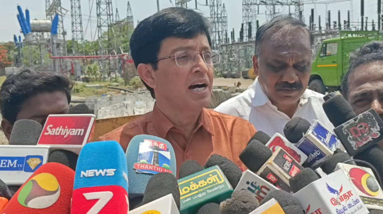 இரவில் மின்வெட்டுக்கு காரணமே இதுதான்..!! ராதாகிருஷ்ணன் பரபரப்பு தகவல்..!! Screenshot 2026 06 13 at 3.24.09 PM