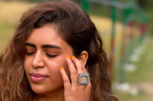 இந்தியப் பெண்ணுக்கு எதிராக அவதூறு..!! பாடகி கெனிஷாவுக்கு ஃபைன் போட்ட ஷார்ஜா கோர்ட்..!! image 27 1