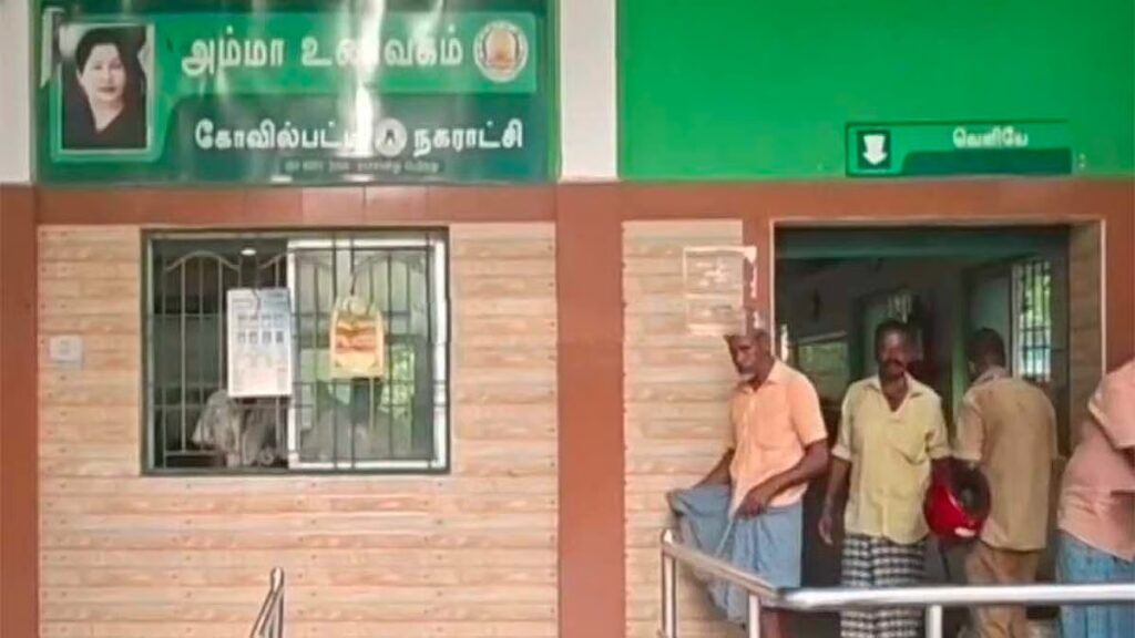 ஓட்டல்களுக்கு இட்லி விற்பனை..!! எழுந்த பரபரப்பு புகார்..!! அம்மா உணவக ஊழியர்கள் 2 பேர் டிஸ்மிஸ்..!! image 27 10