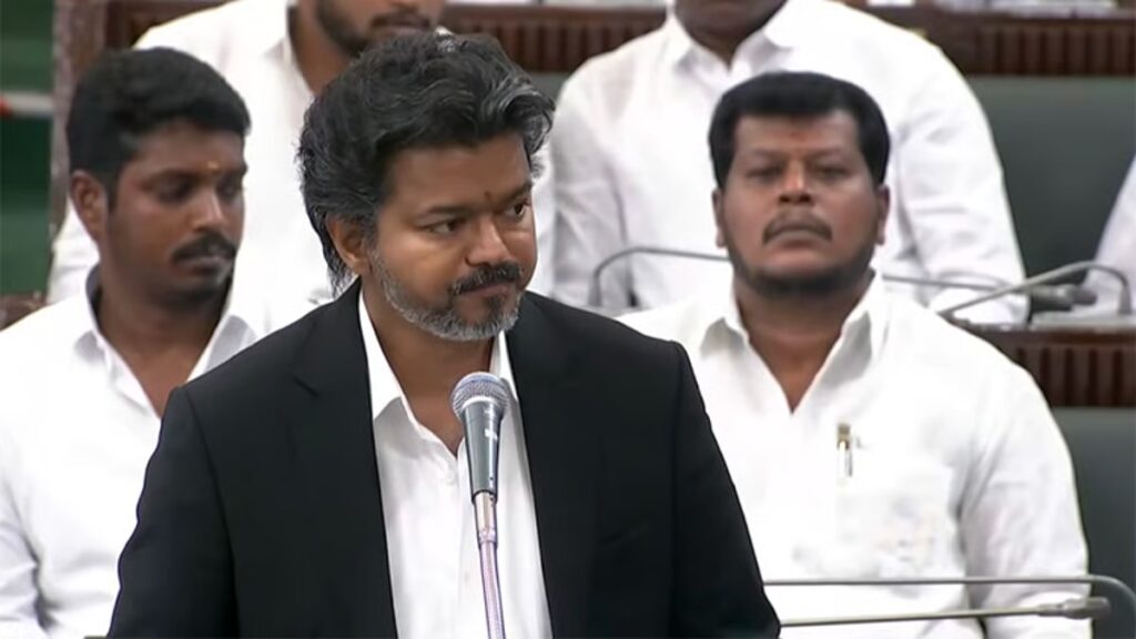 ‘உங்க அப்பாவே காணோம்!’ – சட்டசபையில் குட்டி ஸ்டோரி சொல்லி மாஸ் காட்டிய முதல்வர் விஜய்..!! image 36 5